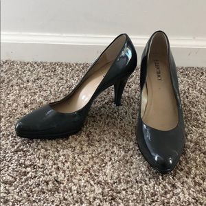 Ellen Tracy Grey Heels